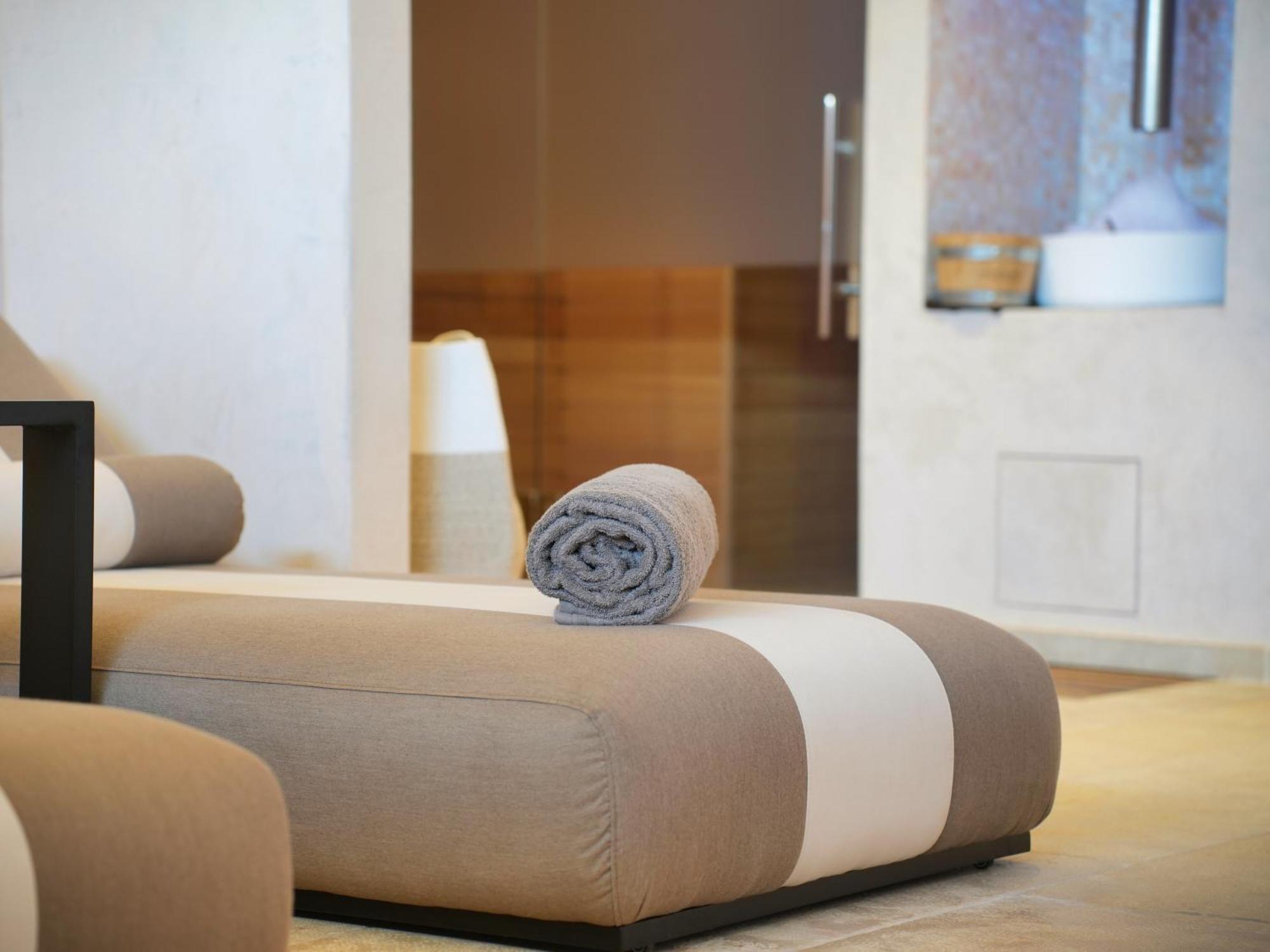 Les Regalia Hotel & Spa Сент-Люси-де-Пор Экстерьер фото