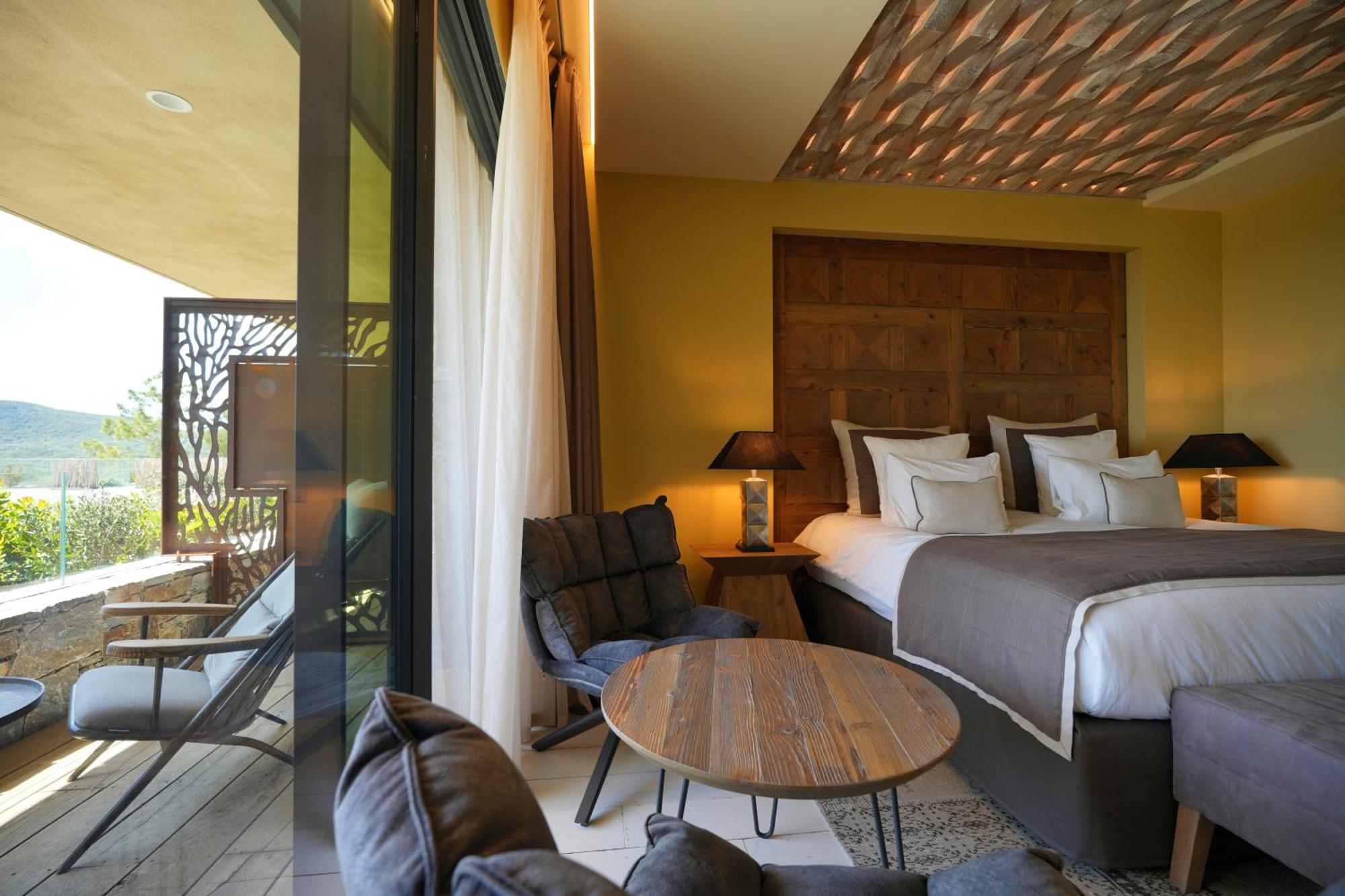 Les Regalia Hotel & Spa Сент-Люси-де-Пор Экстерьер фото