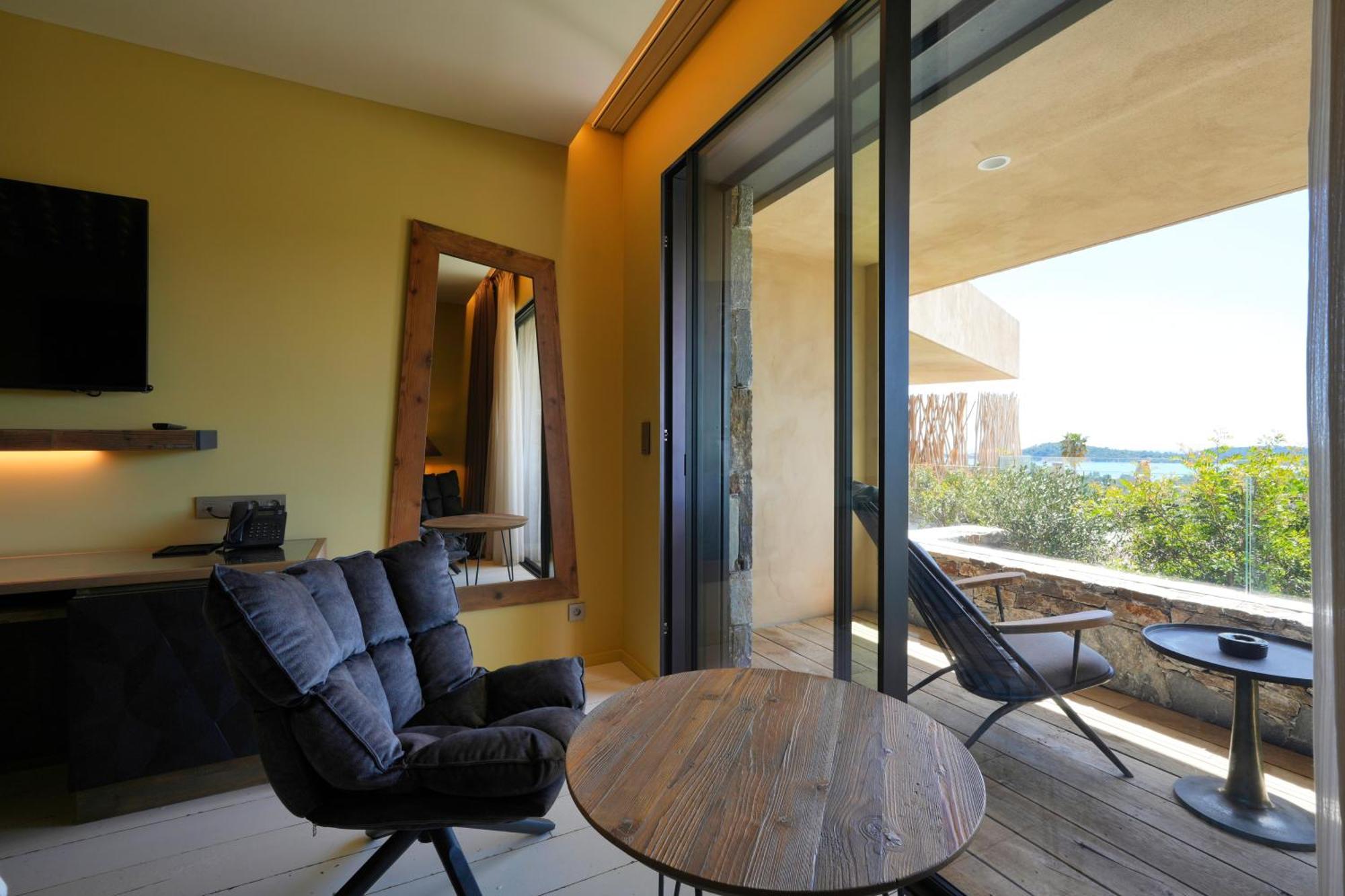 Les Regalia Hotel & Spa Сент-Люси-де-Пор Экстерьер фото